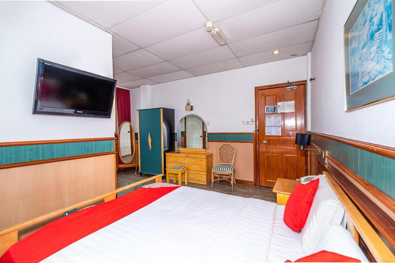 Oyo 89864 Hotel Holiday Park Kota Kinabalu Zewnętrze zdjęcie