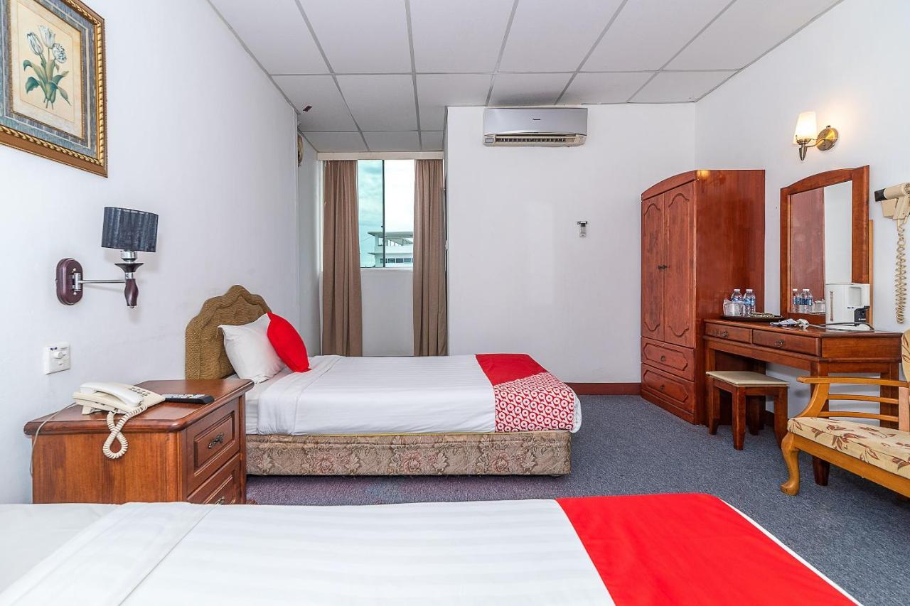 Oyo 89864 Hotel Holiday Park Kota Kinabalu Zewnętrze zdjęcie