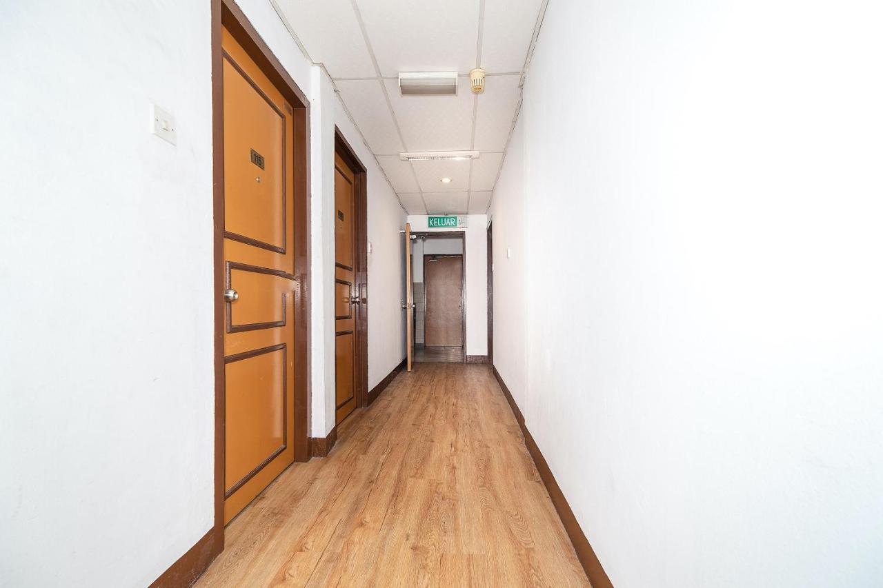Oyo 89864 Hotel Holiday Park Kota Kinabalu Zewnętrze zdjęcie