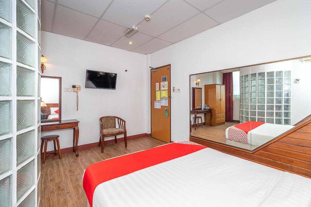 Oyo 89864 Hotel Holiday Park Kota Kinabalu Zewnętrze zdjęcie