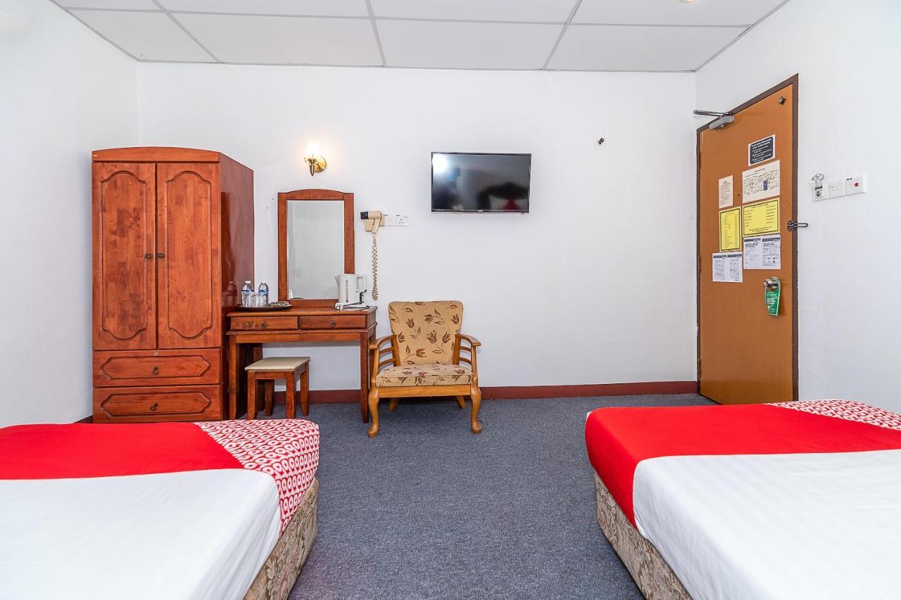 Oyo 89864 Hotel Holiday Park Kota Kinabalu Zewnętrze zdjęcie