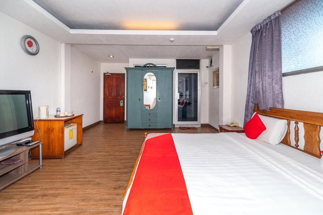 Oyo 89864 Hotel Holiday Park Kota Kinabalu Zewnętrze zdjęcie