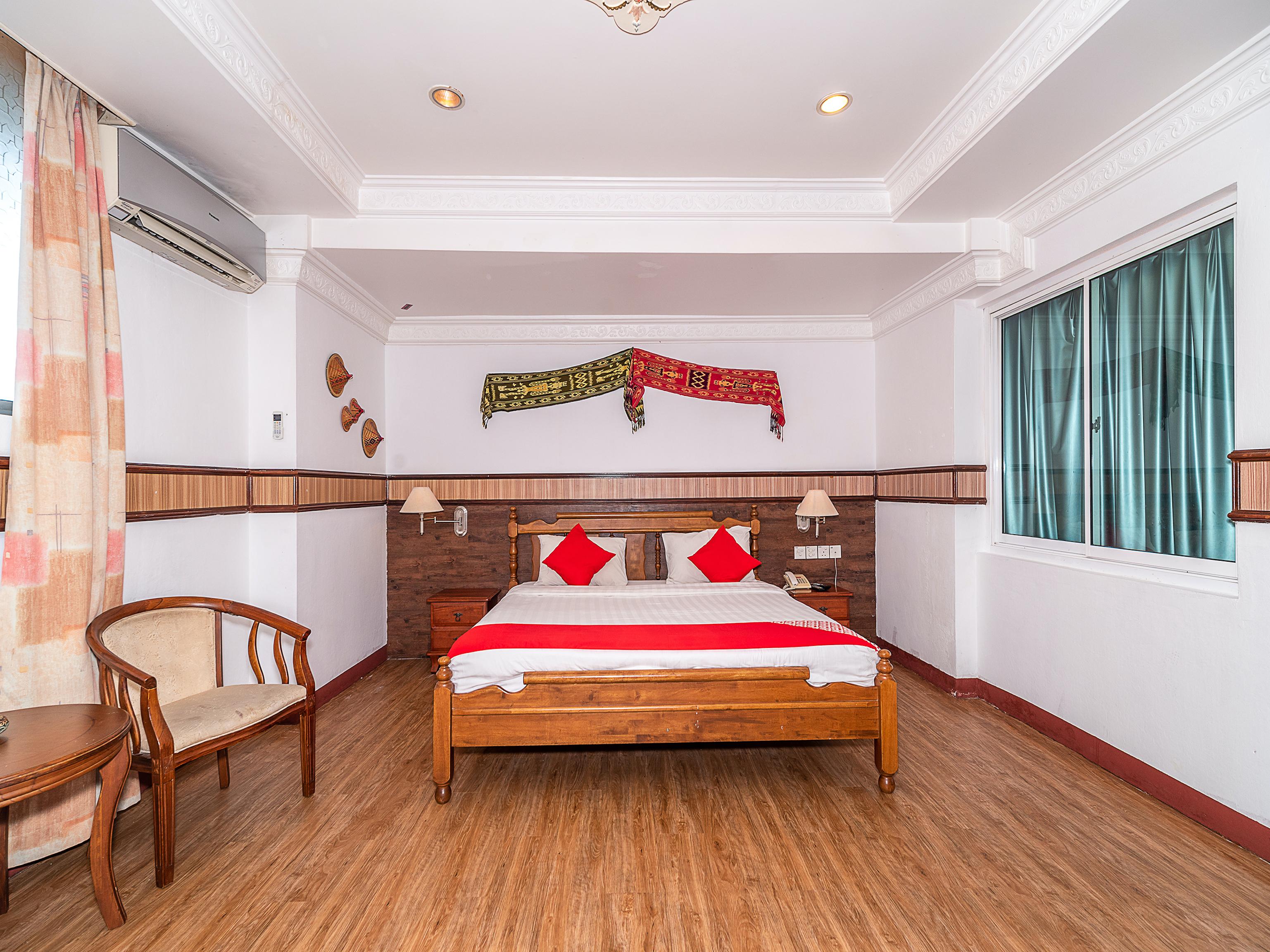 Oyo 89864 Hotel Holiday Park Kota Kinabalu Zewnętrze zdjęcie