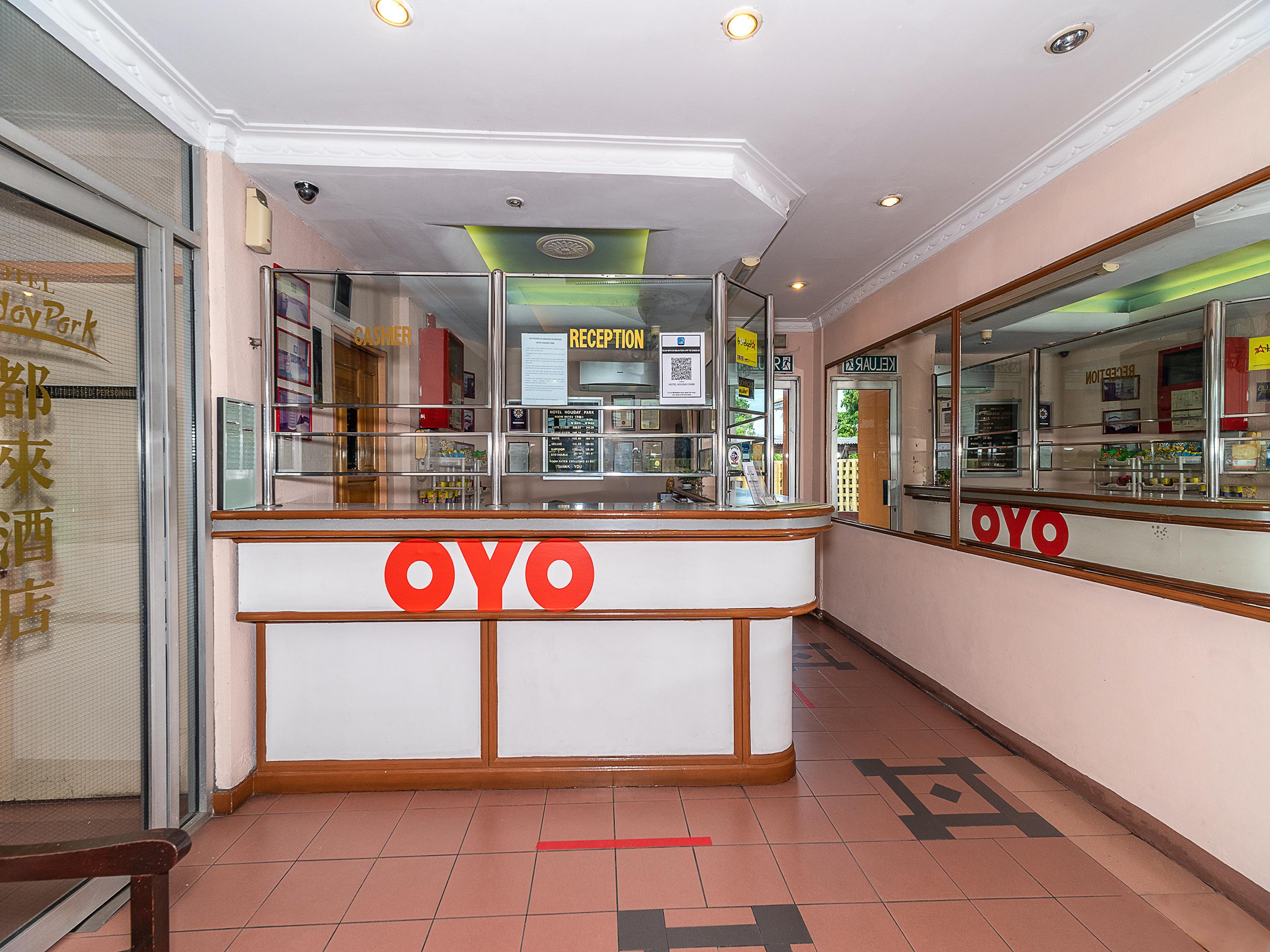 Oyo 89864 Hotel Holiday Park Kota Kinabalu Zewnętrze zdjęcie