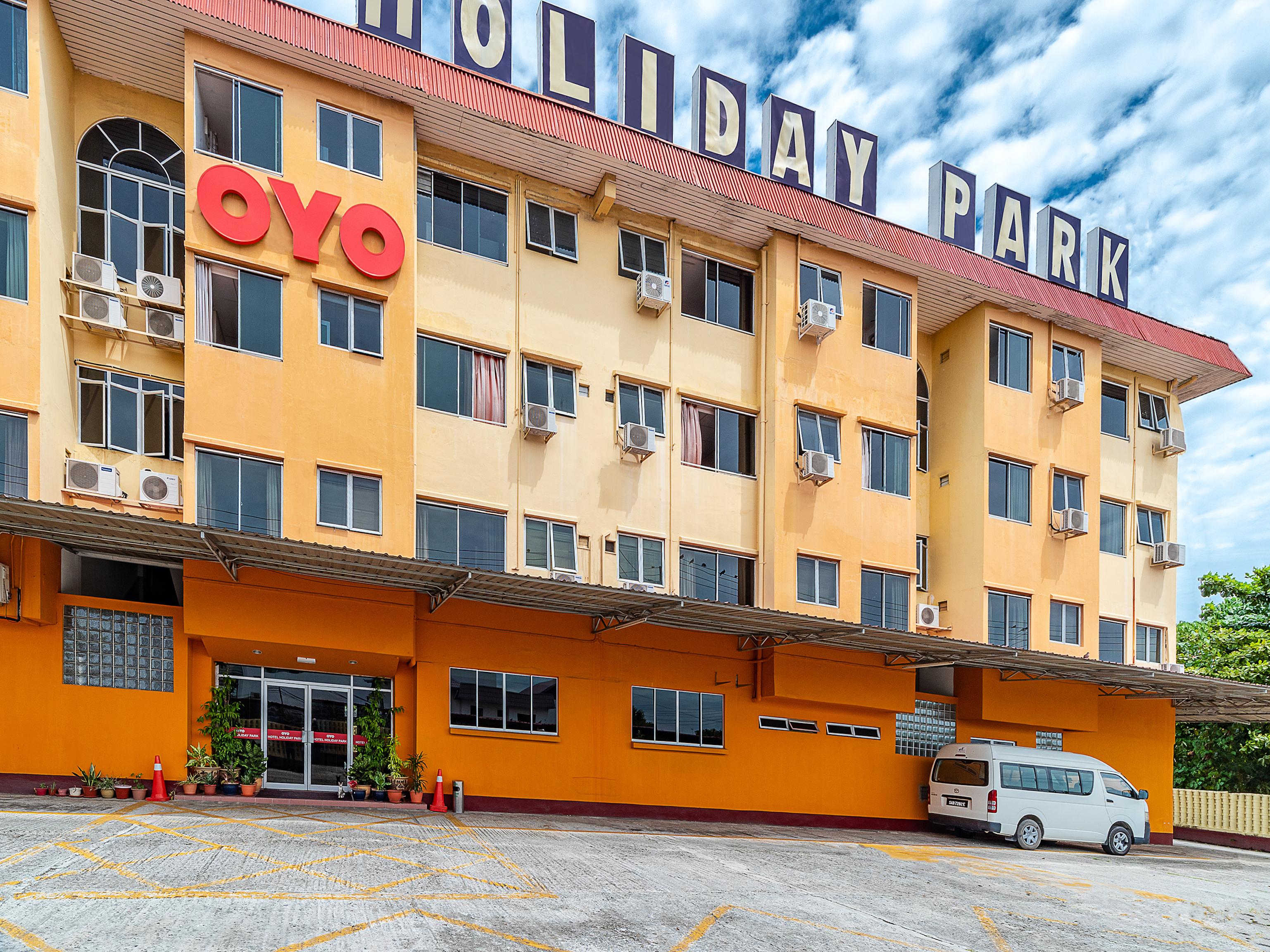 Oyo 89864 Hotel Holiday Park Kota Kinabalu Zewnętrze zdjęcie