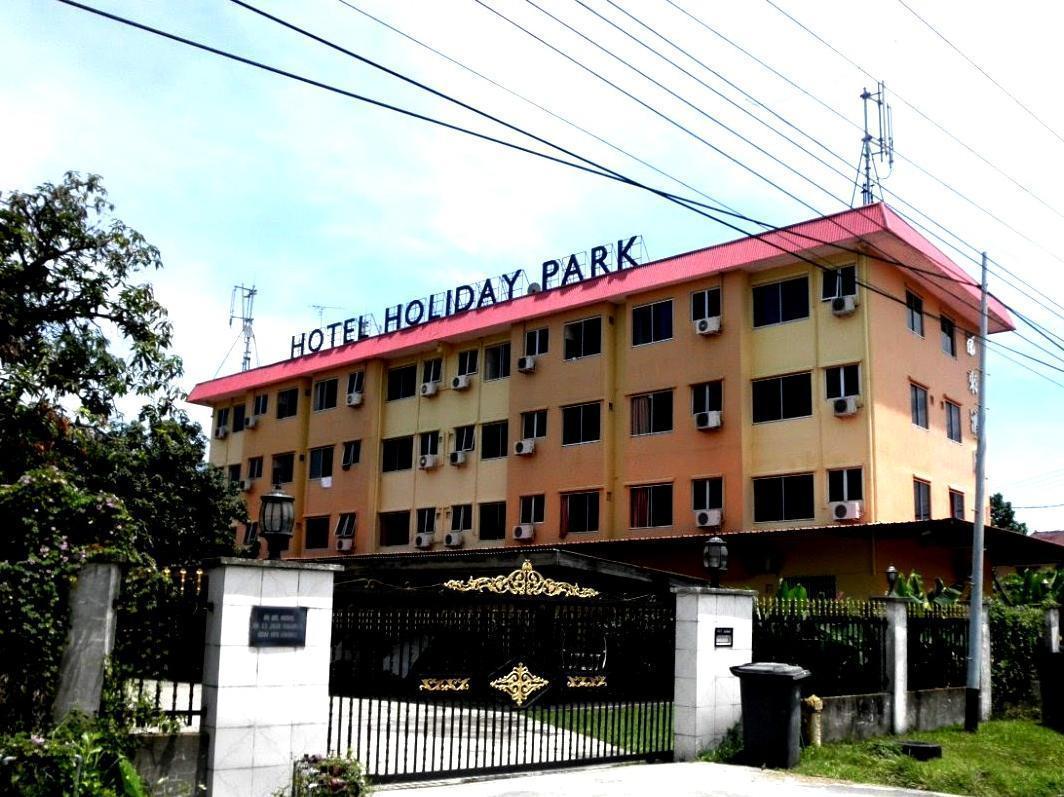 Oyo 89864 Hotel Holiday Park Kota Kinabalu Zewnętrze zdjęcie